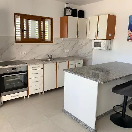 Tonko Apartamento Račišće