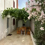 Apartmani Tonko Апартаменты *
