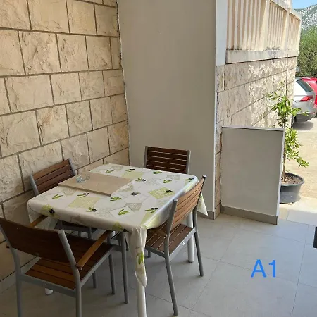 Apartmani Tonko Racisce